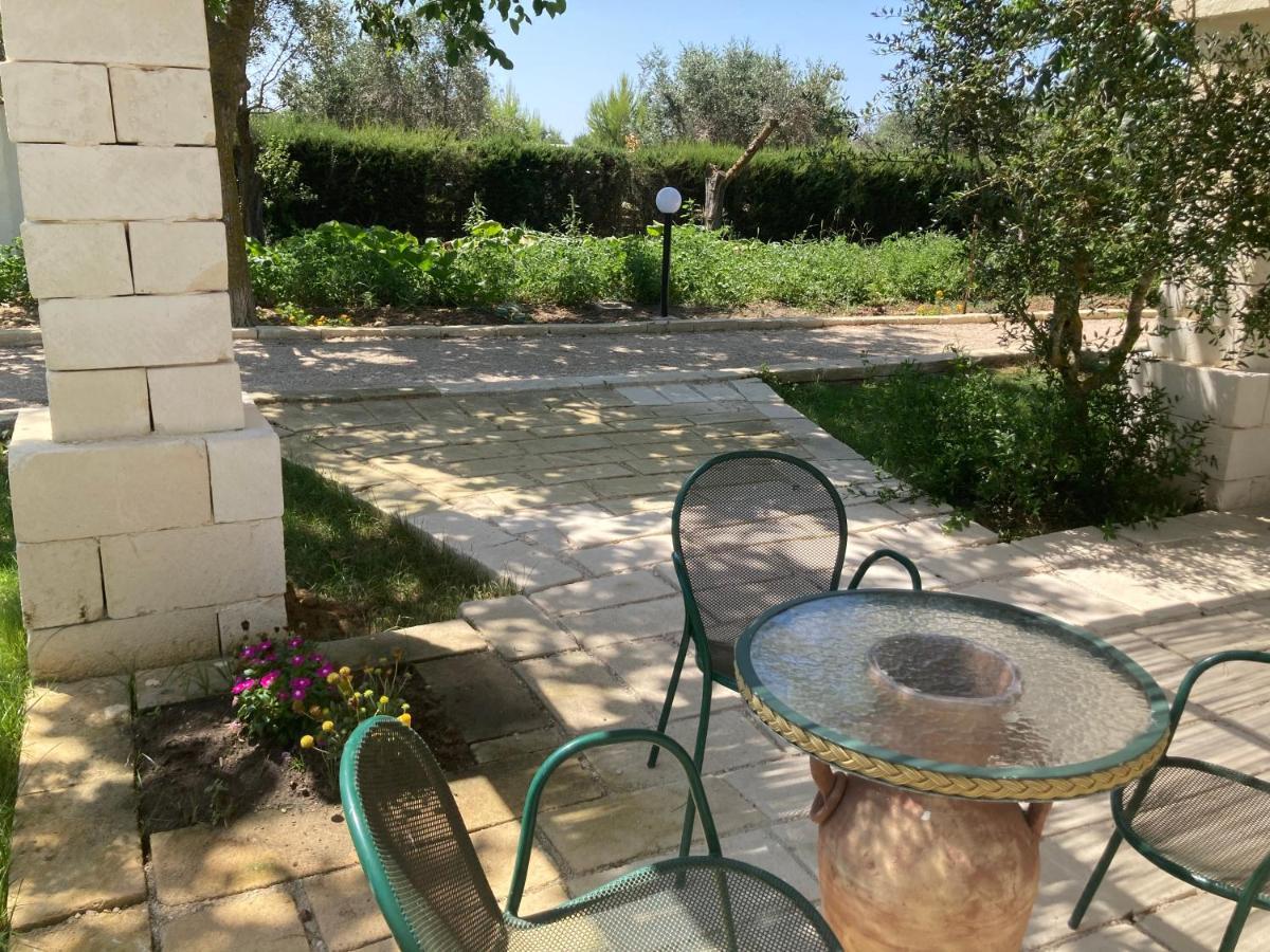 Agriturismo Tenuta La Monaca Aradeo Luaran gambar