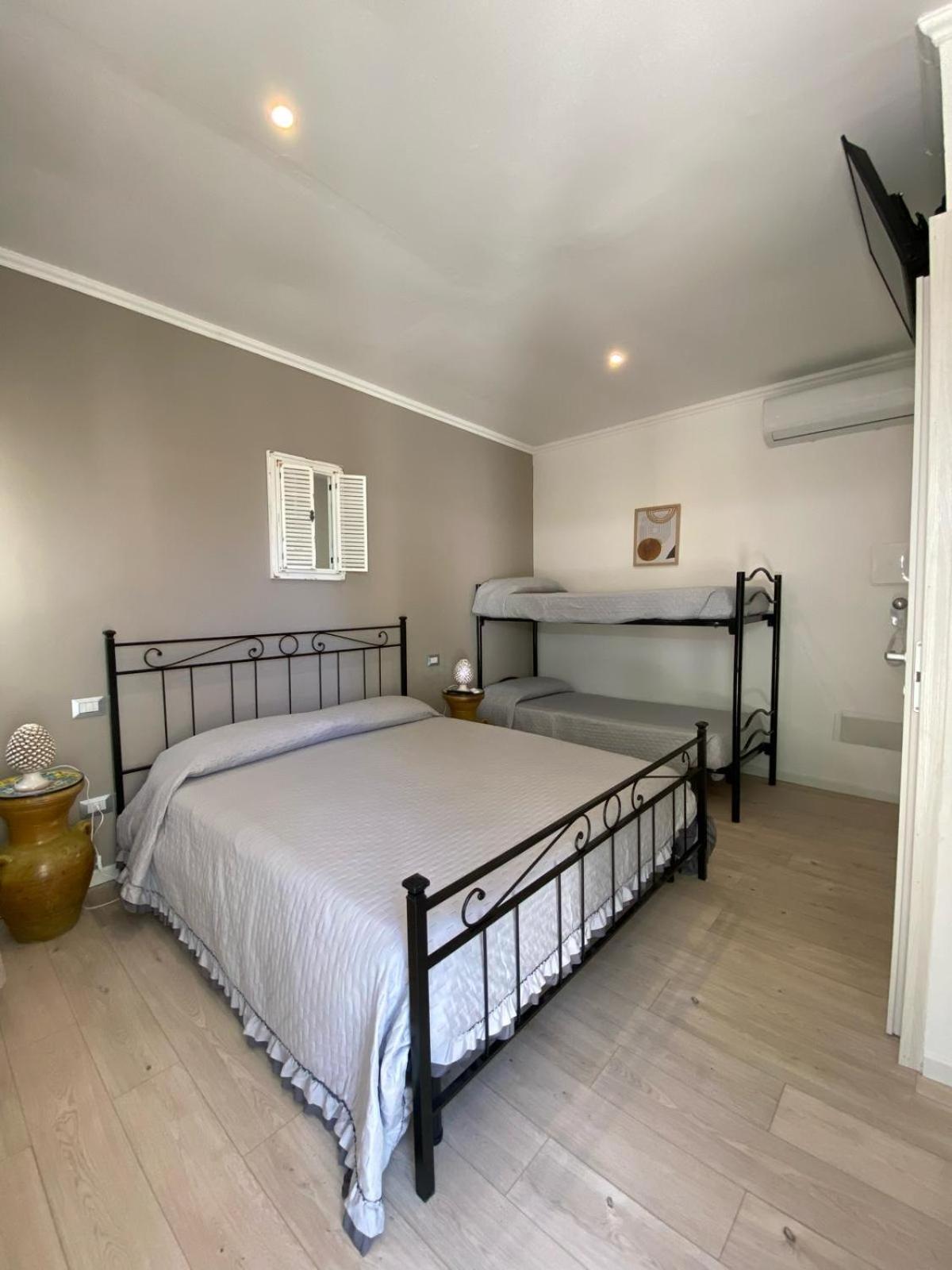 Agriturismo Tenuta La Monaca Aradeo Luaran gambar