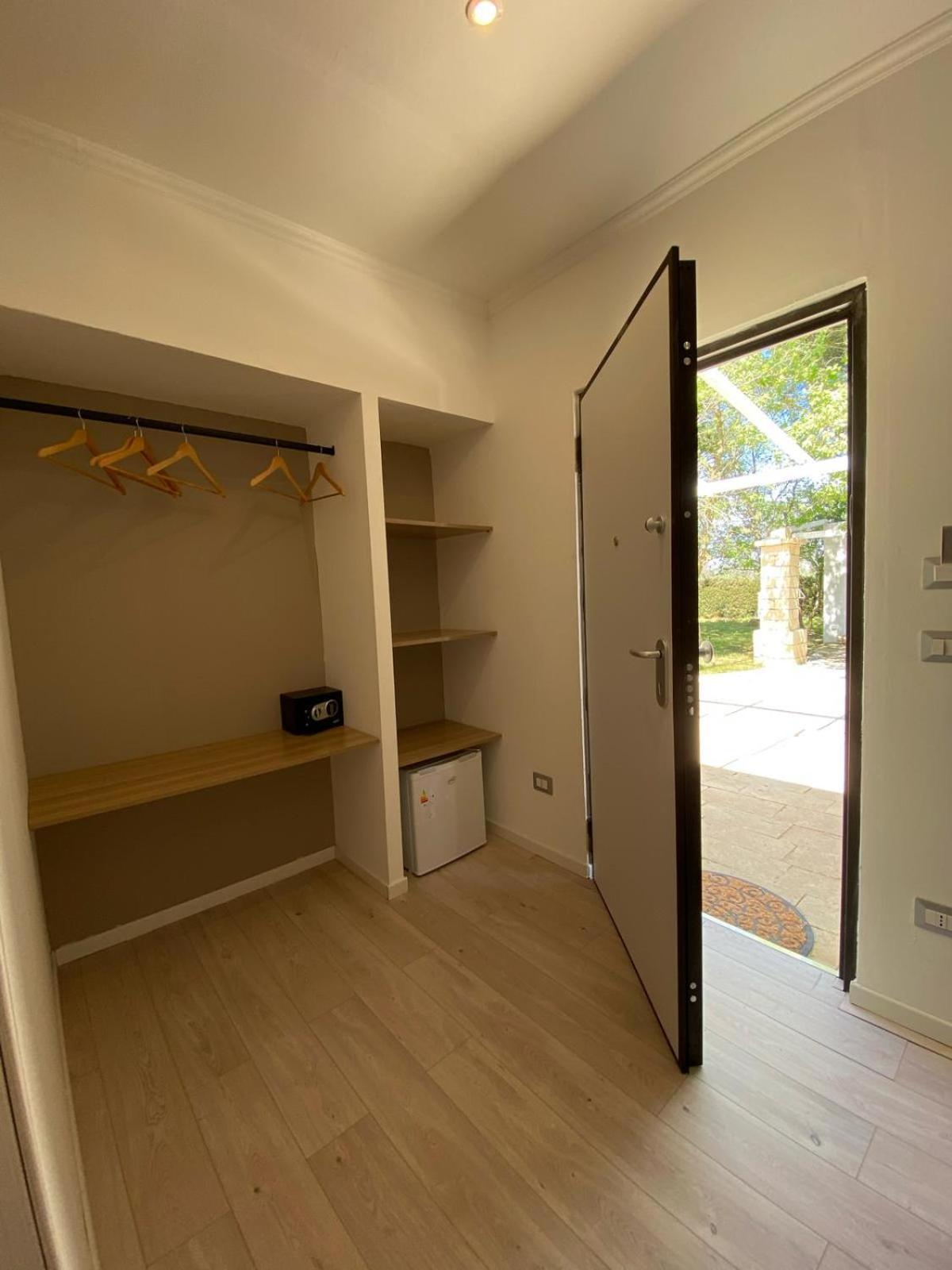 Agriturismo Tenuta La Monaca Aradeo Luaran gambar